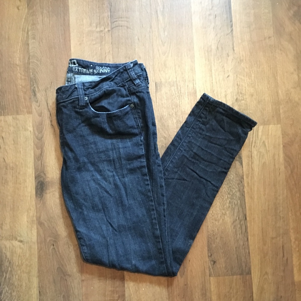Bullhead Juniors Dark Wash Solana Skinny Jeans - Picture 1 of 6